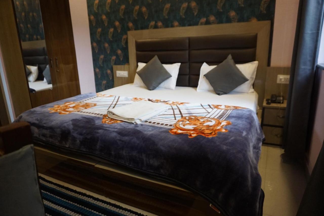 Hotel Kaanha Residency Inn By Shree Krishna Hospitality リシケーシュ エクステリア 写真